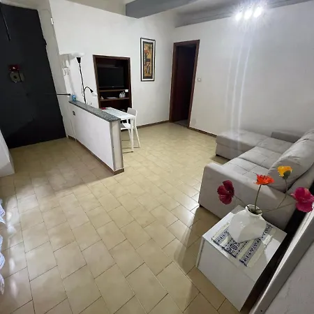 Lila House * トリノ